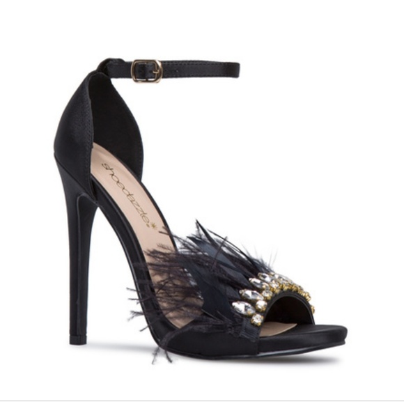 Shoes - Black fancy heeled sandals with feathers